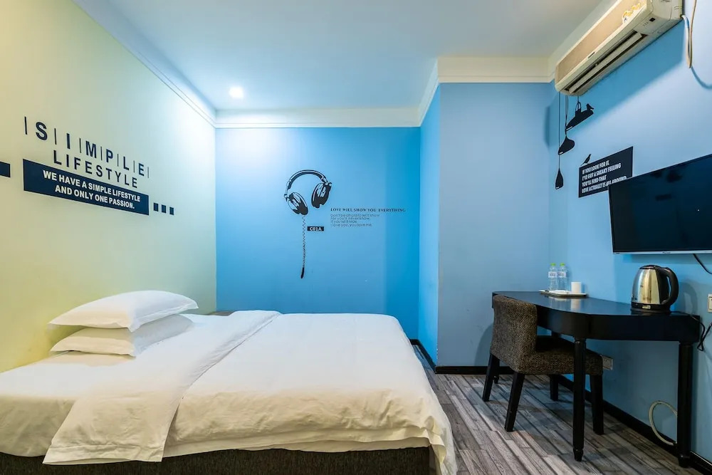 Chongqing Alvin Hotel