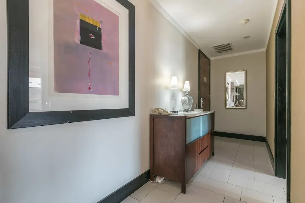 Raphael Suites
