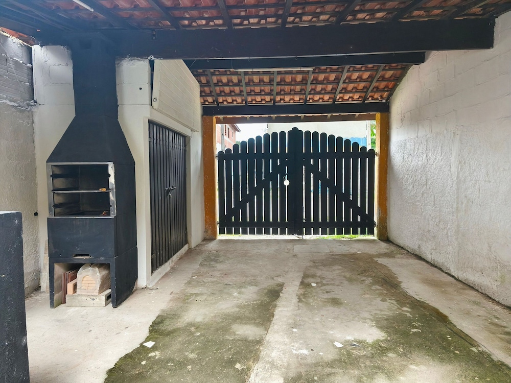 House With 2 BRs and Barbecue in Ubatuba Jao0368