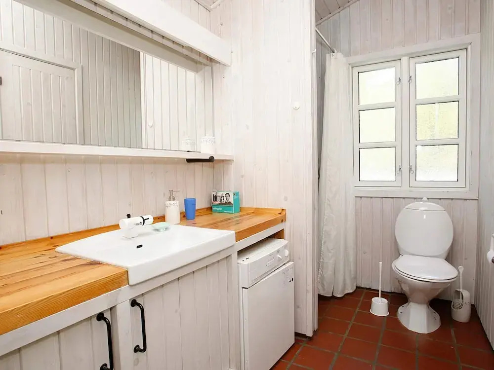 6 person holiday home in Ålbæk
