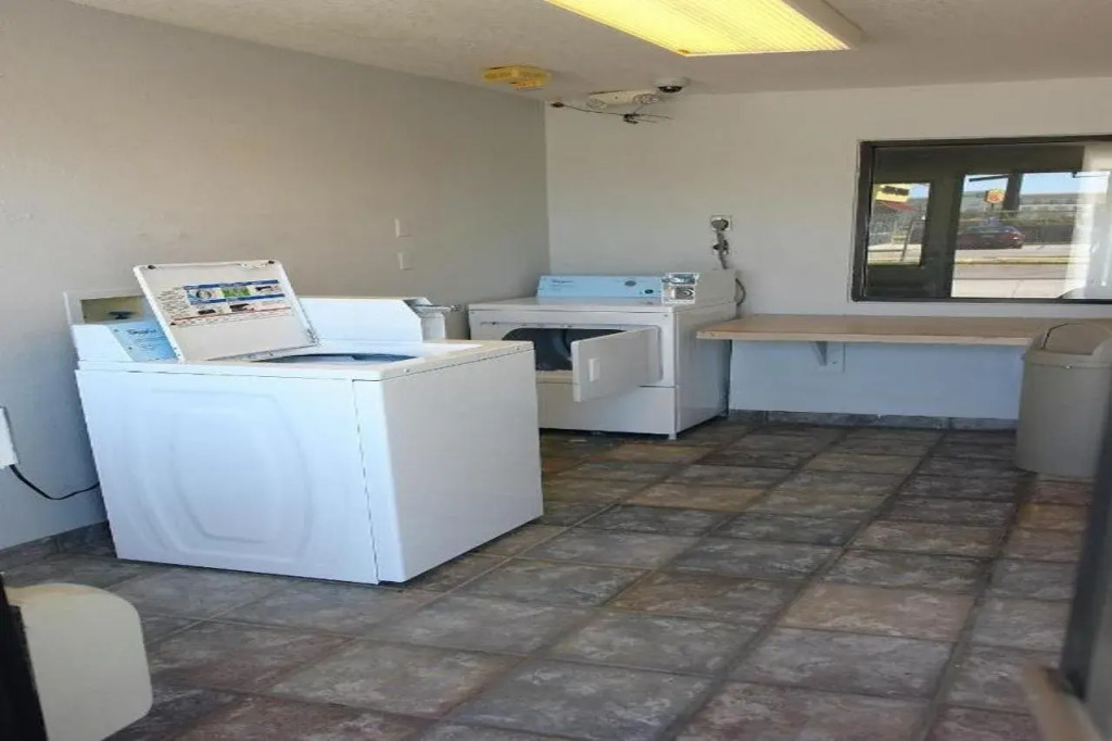 Motel 6 Hattiesburg, MS