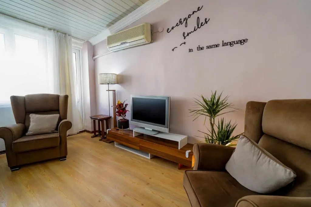 Serene Flat Close to Beach in Muratpasa