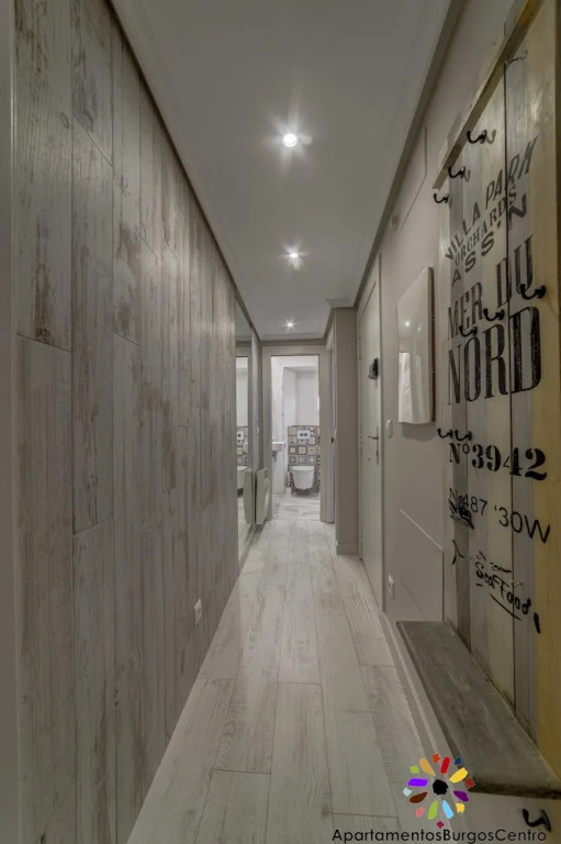 Burgos Rooms Catedral by Clabao