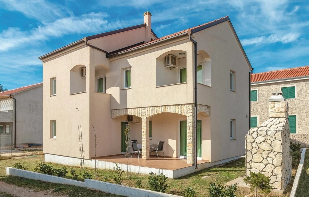 Amazing Home in Ugljan With Wifi and 2 Bedrooms