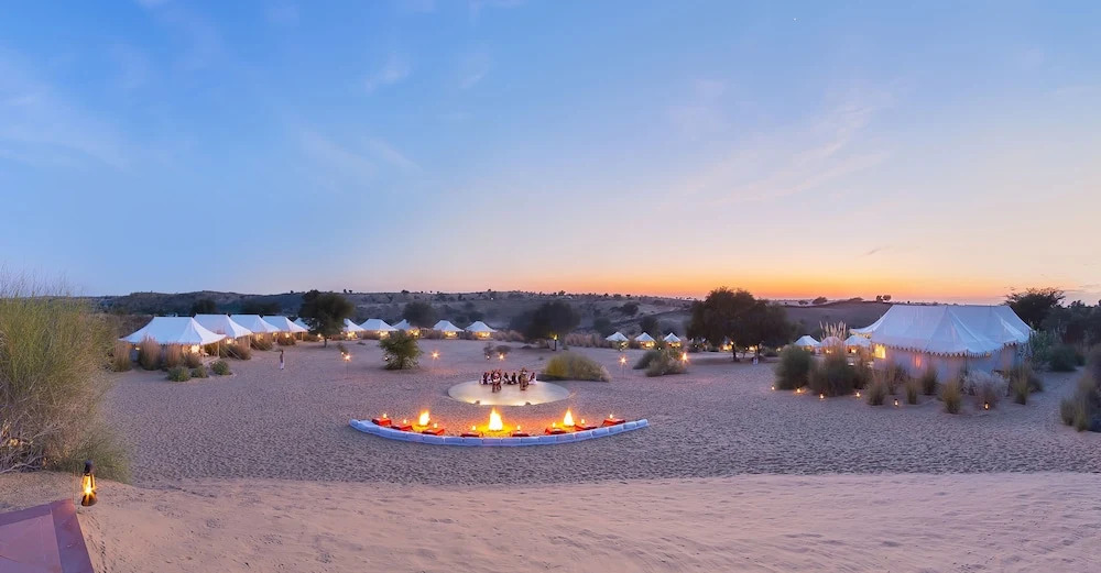 Manvār Sevan, The Desert Camp