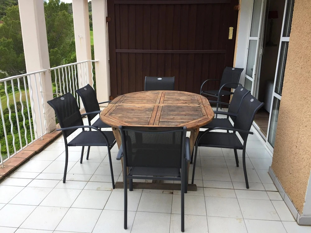 Apartment With 2 Bedrooms in Agay, With Wonderful sea View, Pool Acces