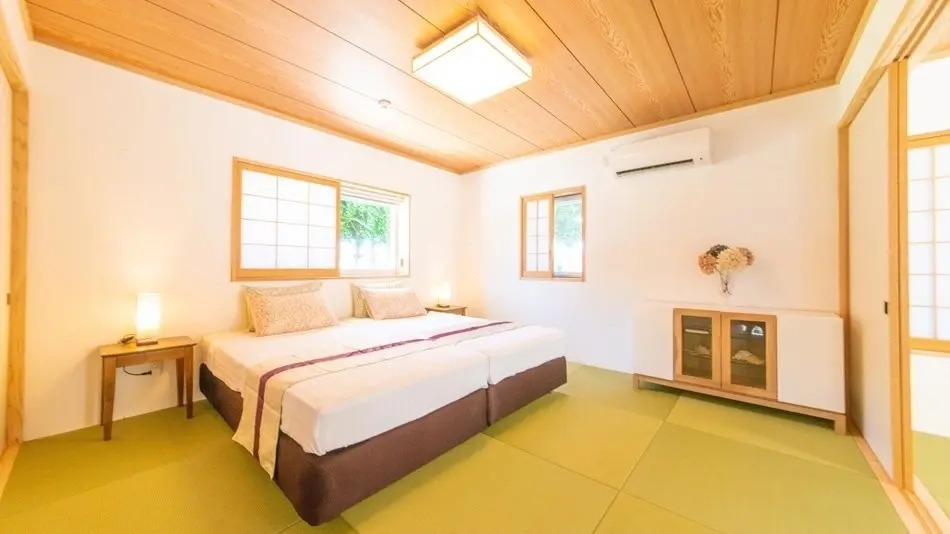 Minamijyujisei Resort Shiraho Nostalgy Garden