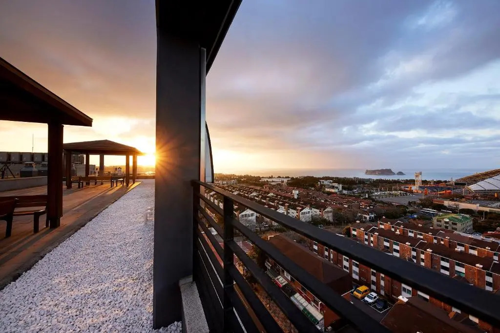 Bridge Residence Hotel