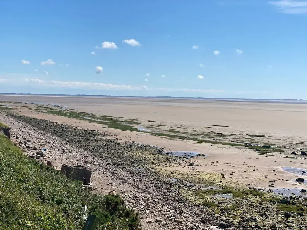 Beachside Lodge - Sleeps 6 - Pets ok - Plus Parking