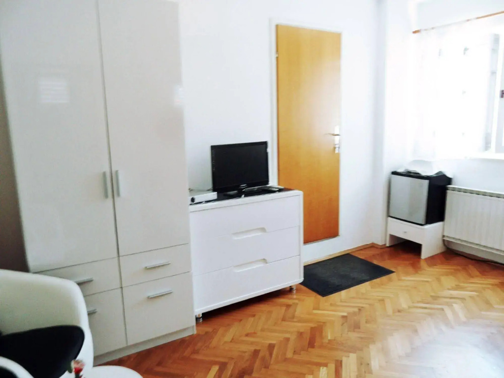 Adria Apartments and Rooms