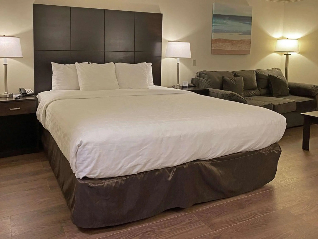 Clarion Hotel & Conference Center Toms River