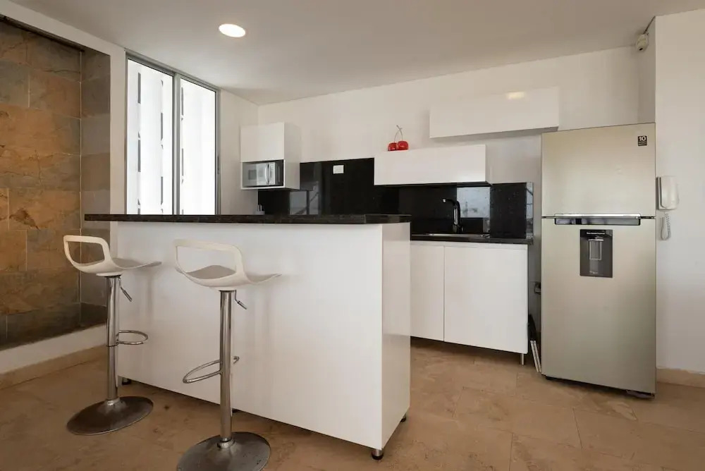 Centric 4 BR w Spacious Rooms Centro Amurallado by Huespedia
