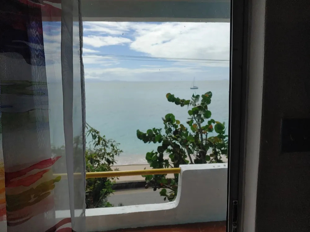 Orries Beach Bar and Hotel