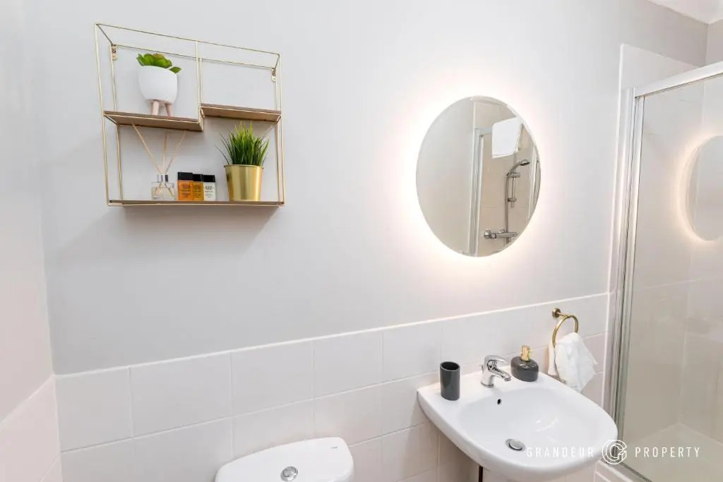 Elegant 2bed Apt- Bmouth Beach Front with Parking