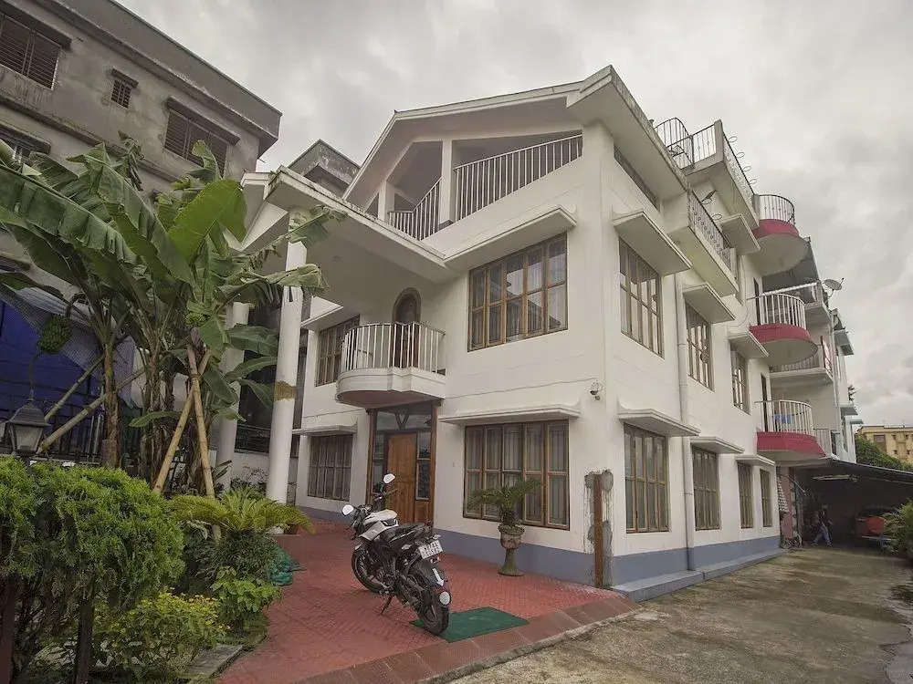 Comfort Zone By OYO Rooms