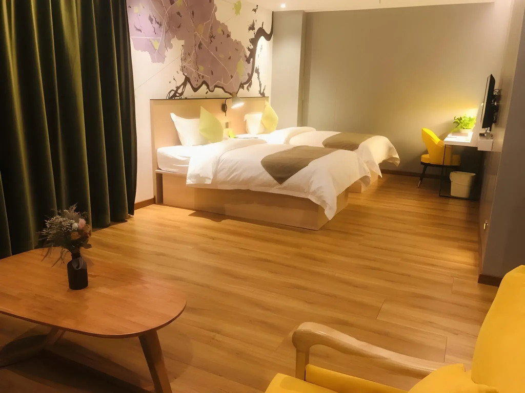 Vatica Huanggang Luotian County City Square Hotel