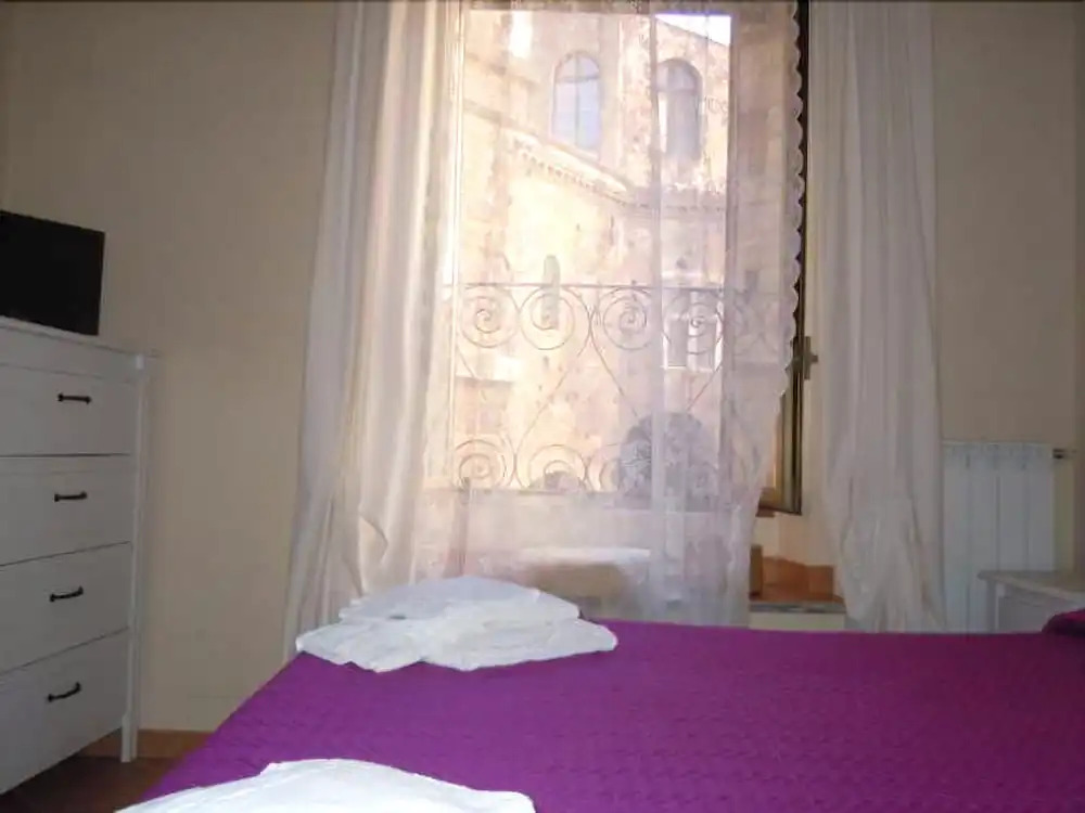 Il Grillo Ai Fori Romani