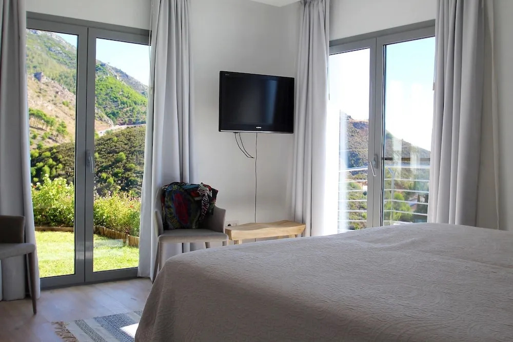 Waterfront Villa Las Golondrinas