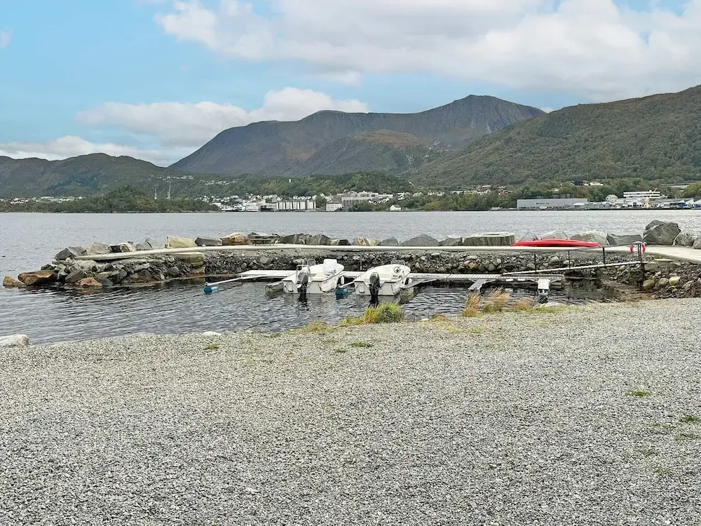 10 person holiday home in Brattvåg