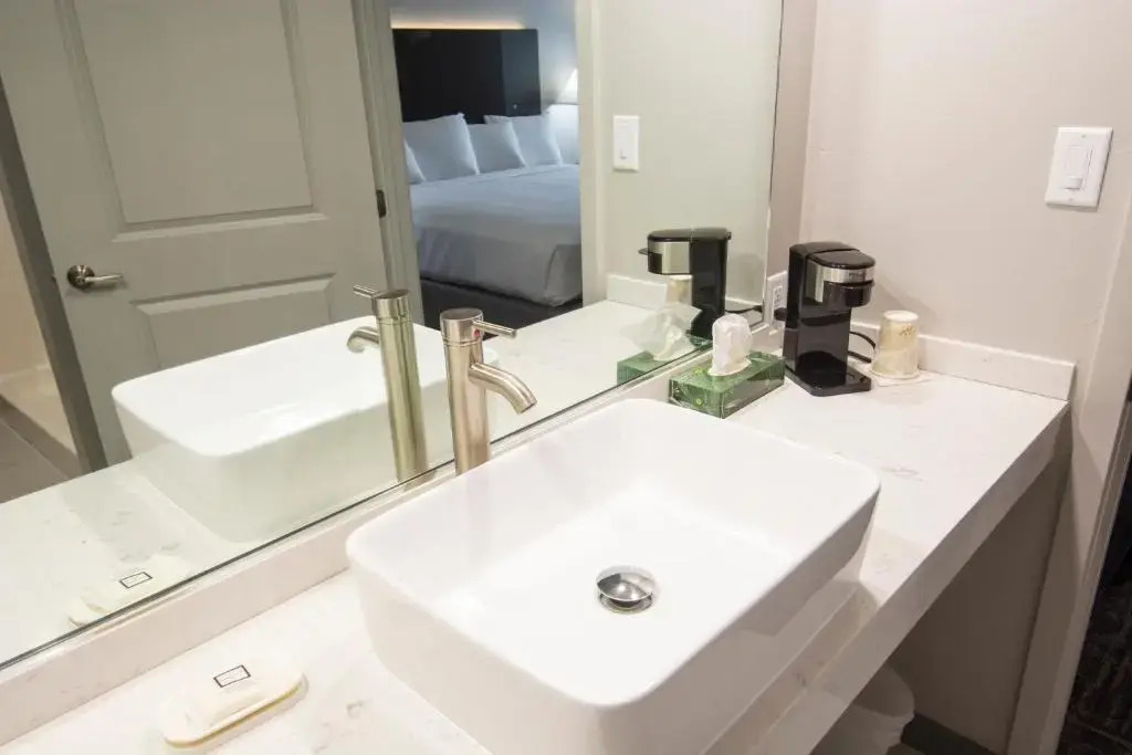 Americana Modern Hotel
