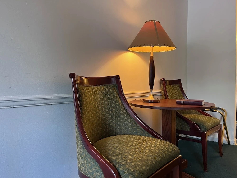 WINDTREE INN