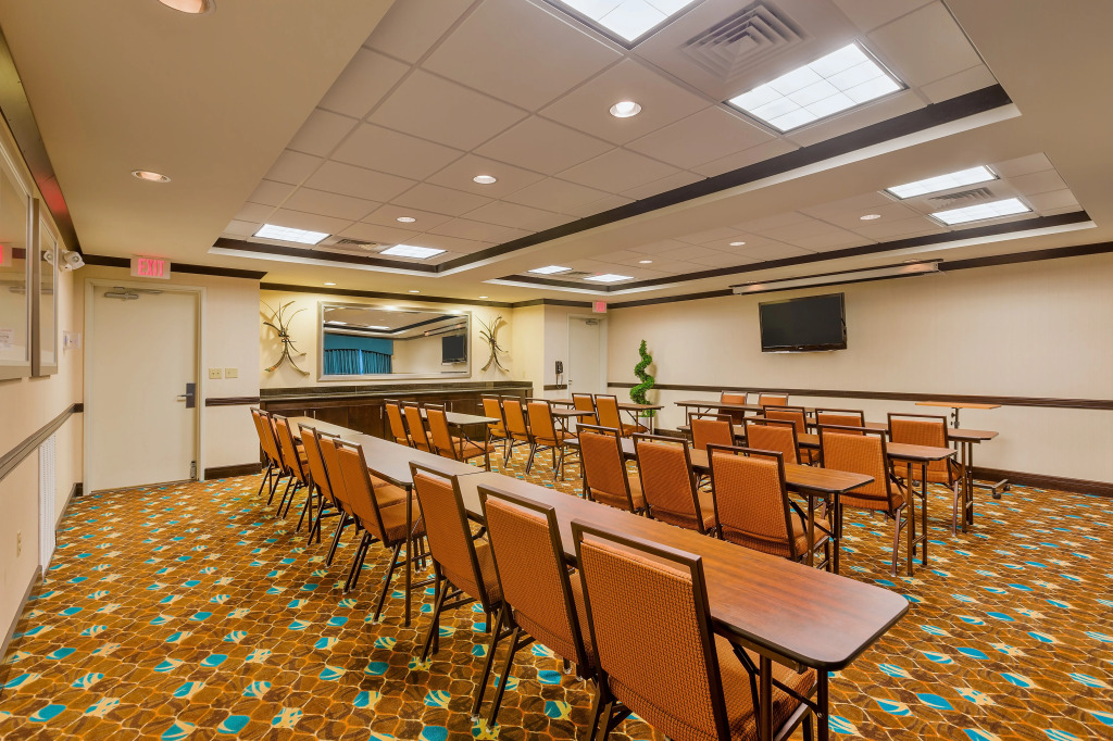 Holiday Inn Express and Suites Alpine by IHG