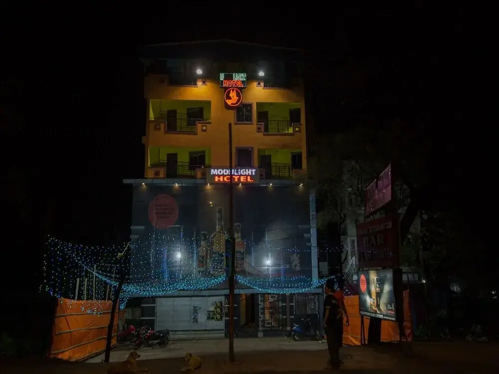 Hotel Moonlight by OYO Rooms