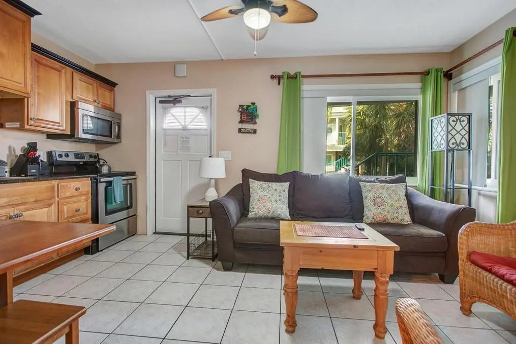 Five Palms Suite 109 - Daily - Weekly - Monthly