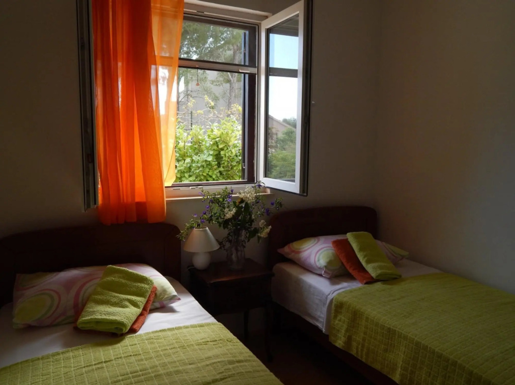 Deni - 70m From Beach - A1