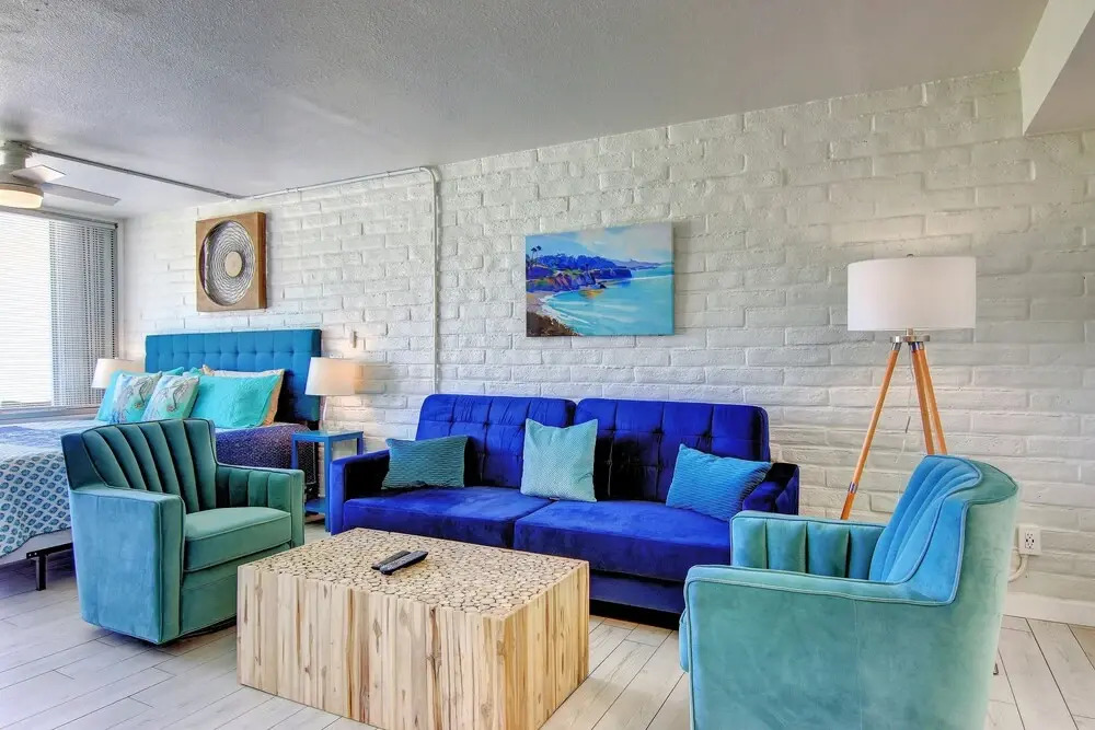 Shore Thing Studio Bedroom Condo by Redawning