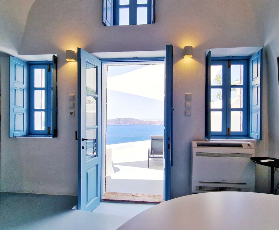 Karpimo Scenery - Caldera Sunset View - Private Hot Tub - Firostefani