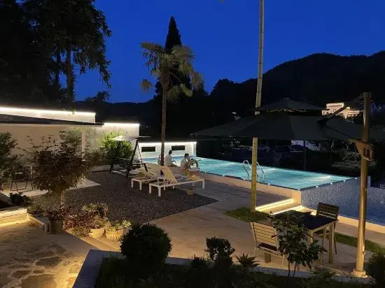 Anji Yunshang Grassland Jinshuiloutai Homestay