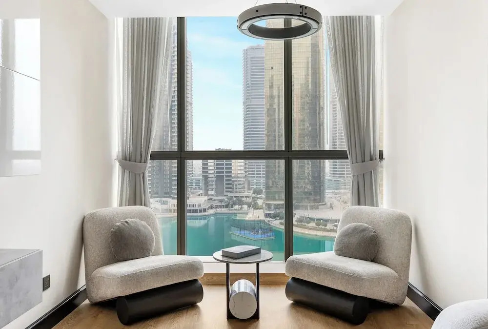 1BR by the Lake Near DMCC Metro Station