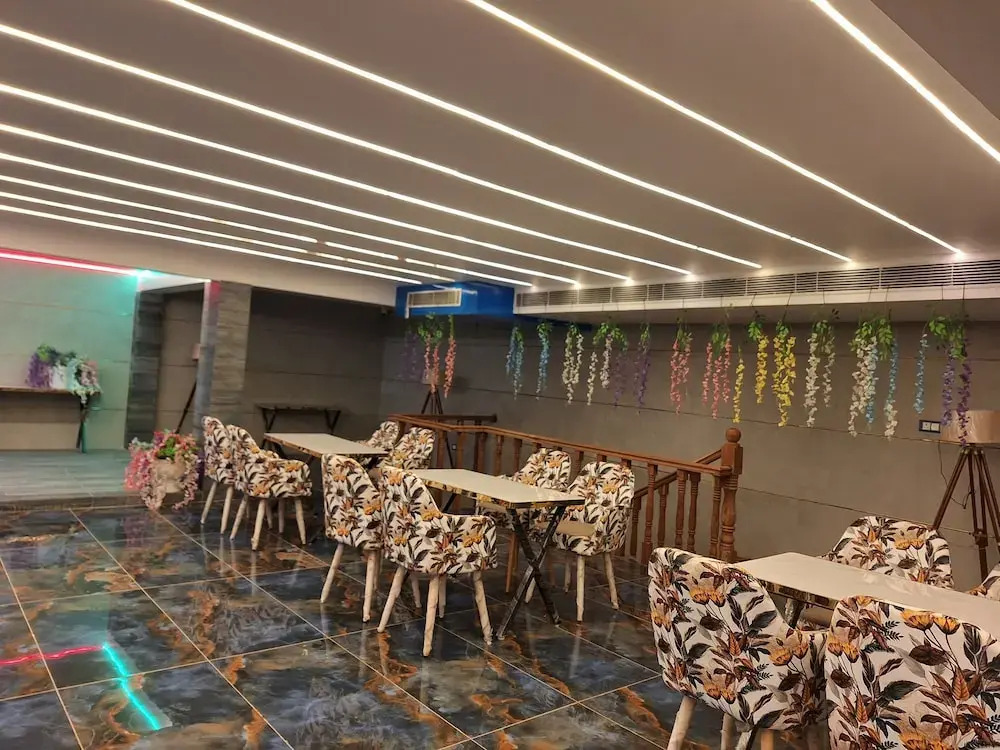 Country Ambience Hotel By Jags City Mall