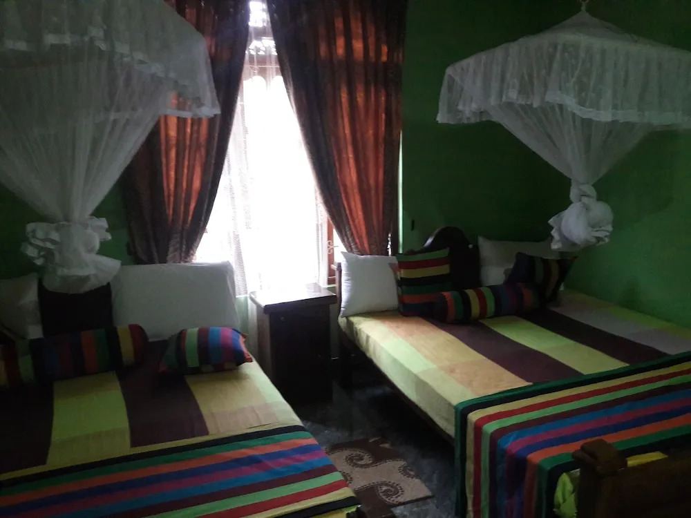 Iduwara Guest
