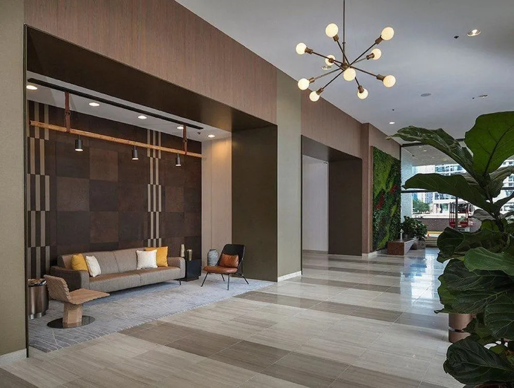 Luxury Suites At North Harbor Tower