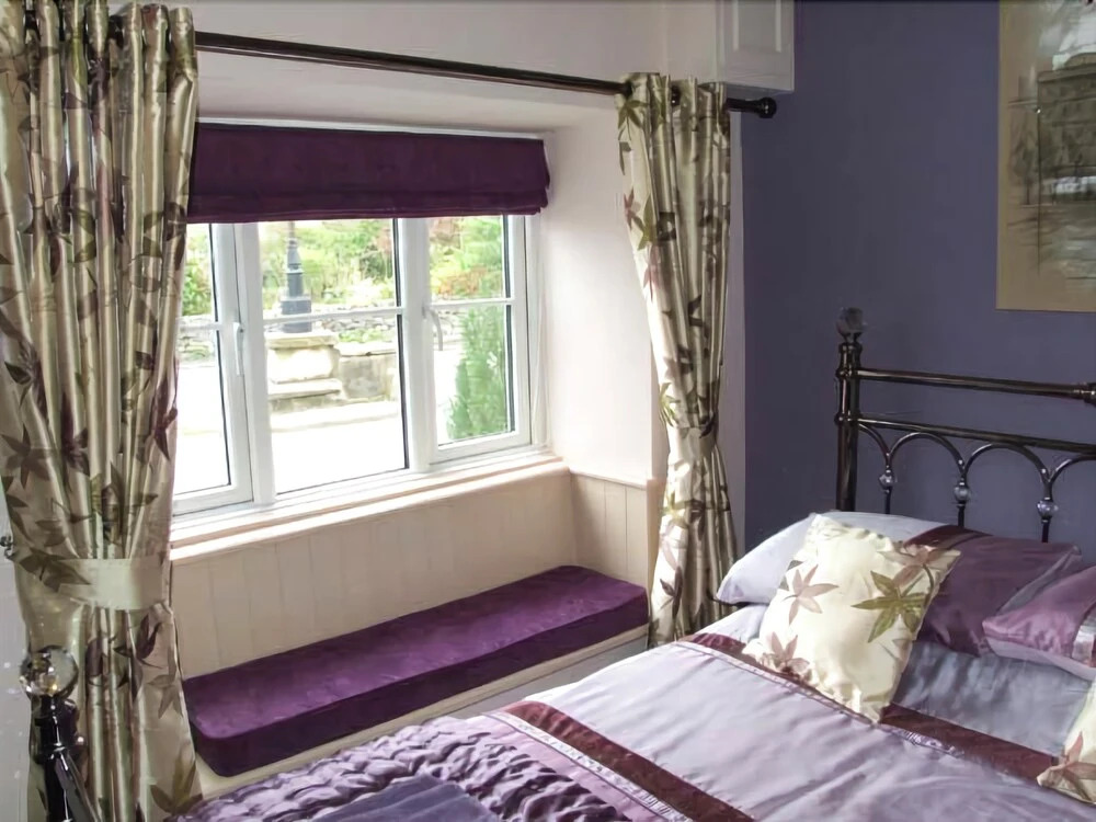 Host Stay Foxglove Cottage
