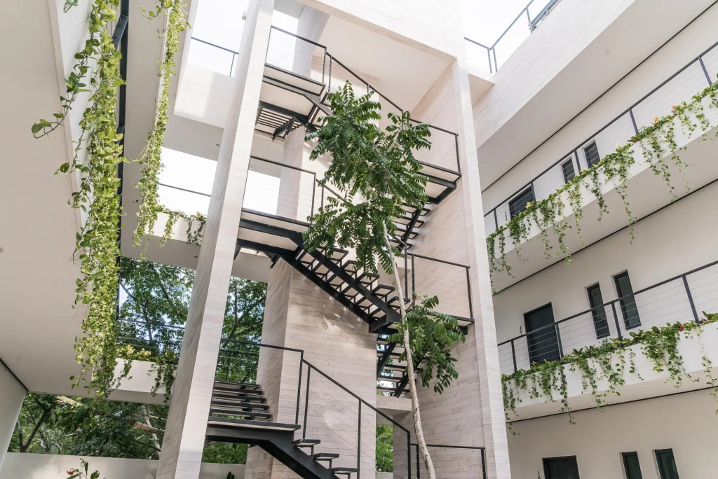Modern & Stylish 1BR Apartment | La Veleta | Infinity Pool, Fitness Area & Rooftop Lounge