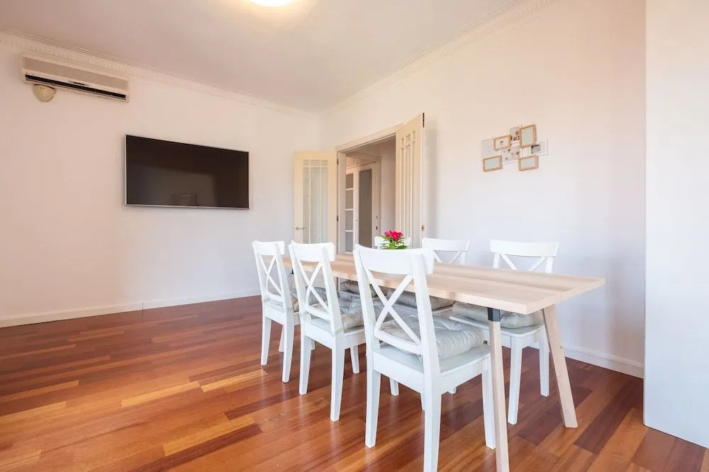 Stunning 4BR Apart in Sagrada Familia