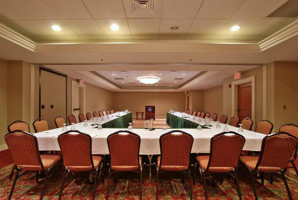 Hotel Mead Resorts & Conventions Center