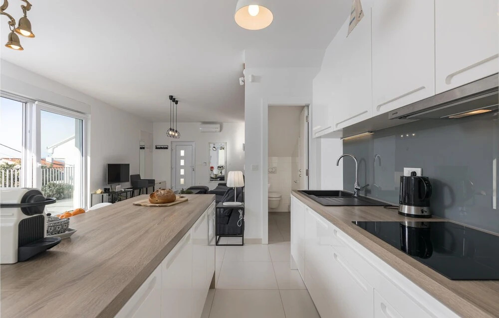 3 Bedroom Gorgeous Home In Crikvenica