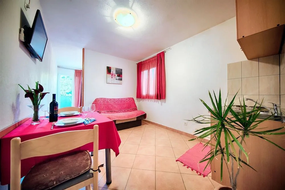 Apartments Bruna Lastovo