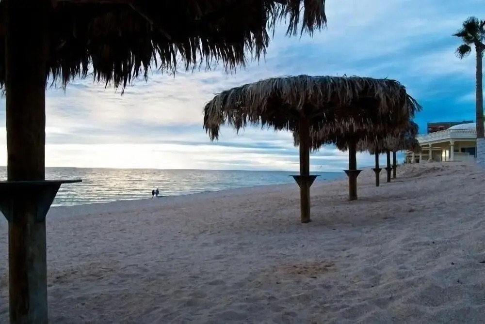 Las Palmas Resort At Sandy Beach: Condo Grande 603 2 Bedroom Condo by Redawning