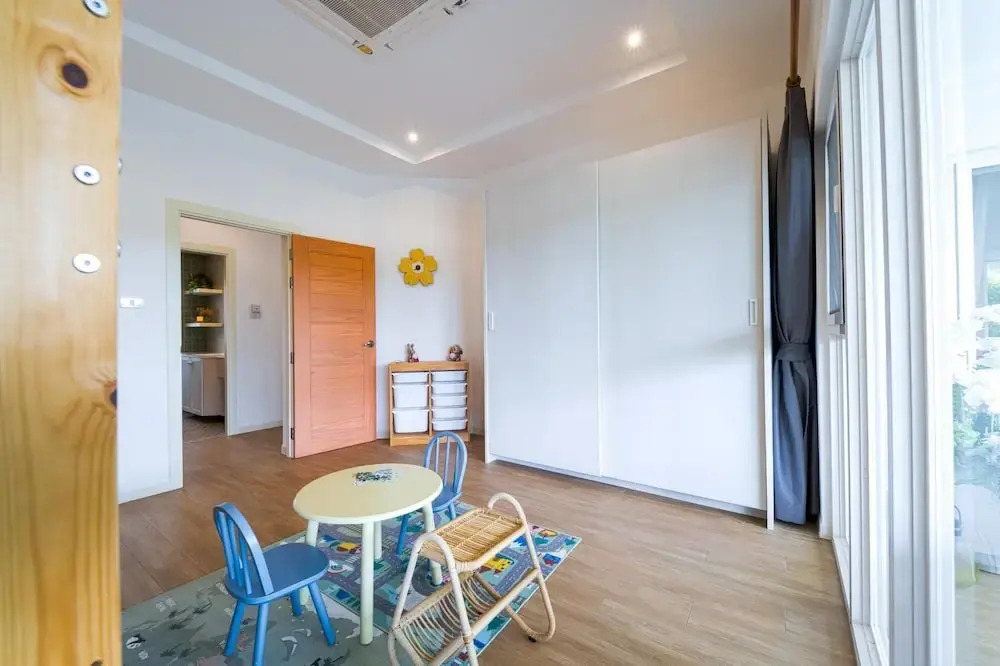TropicalFamilyVilla w Pool&Garden ML103