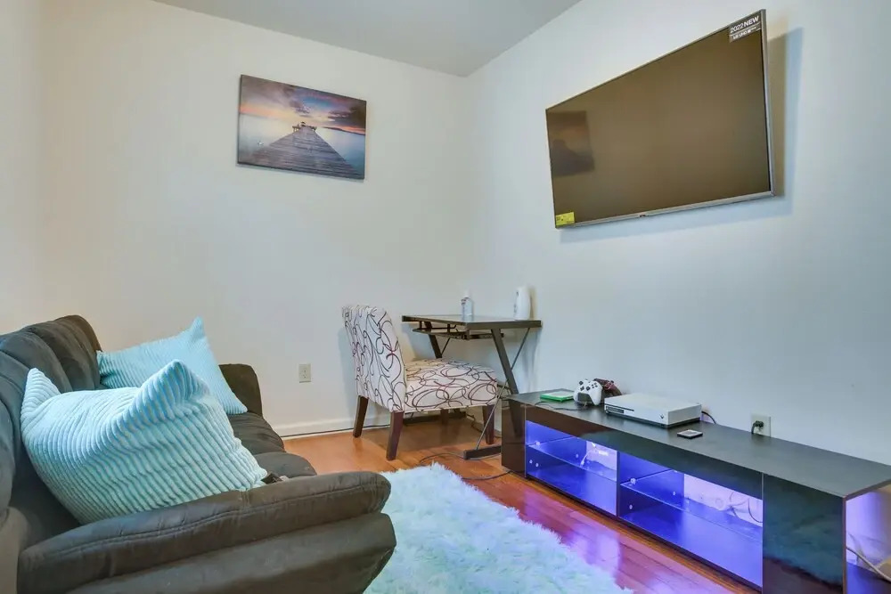 u003c 3 Mi to French Quarter: Pet-Friendly Home