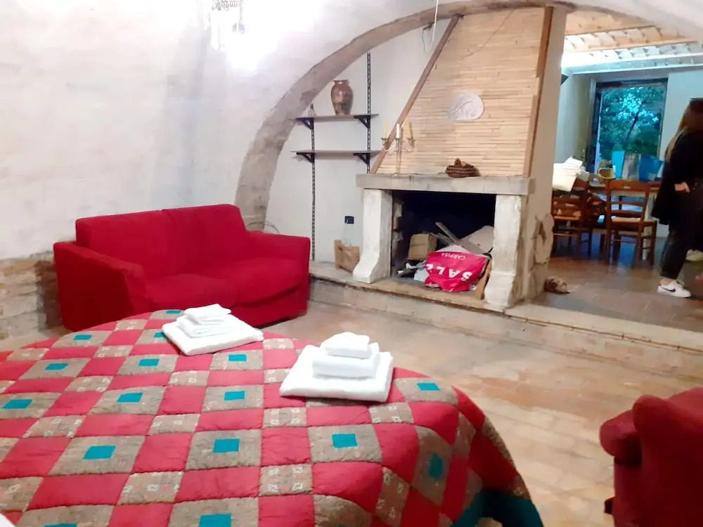 House With one Bedroom in Lettomonoppello, With Wonderful Mountain View and Enclosed Garden Near the Slopes