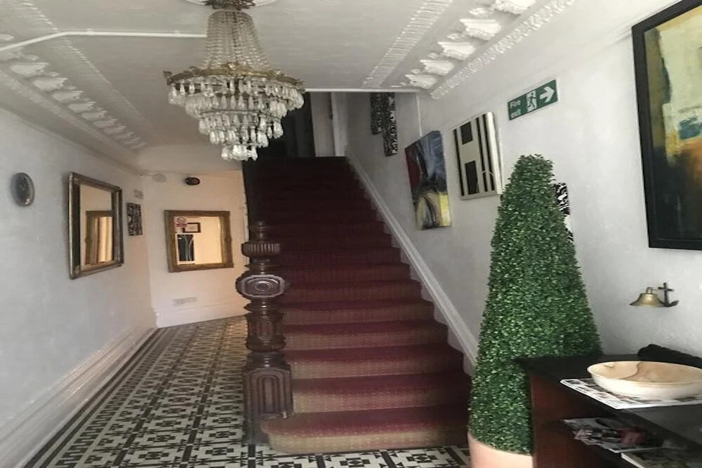 OYO Maggie Jones Guest House