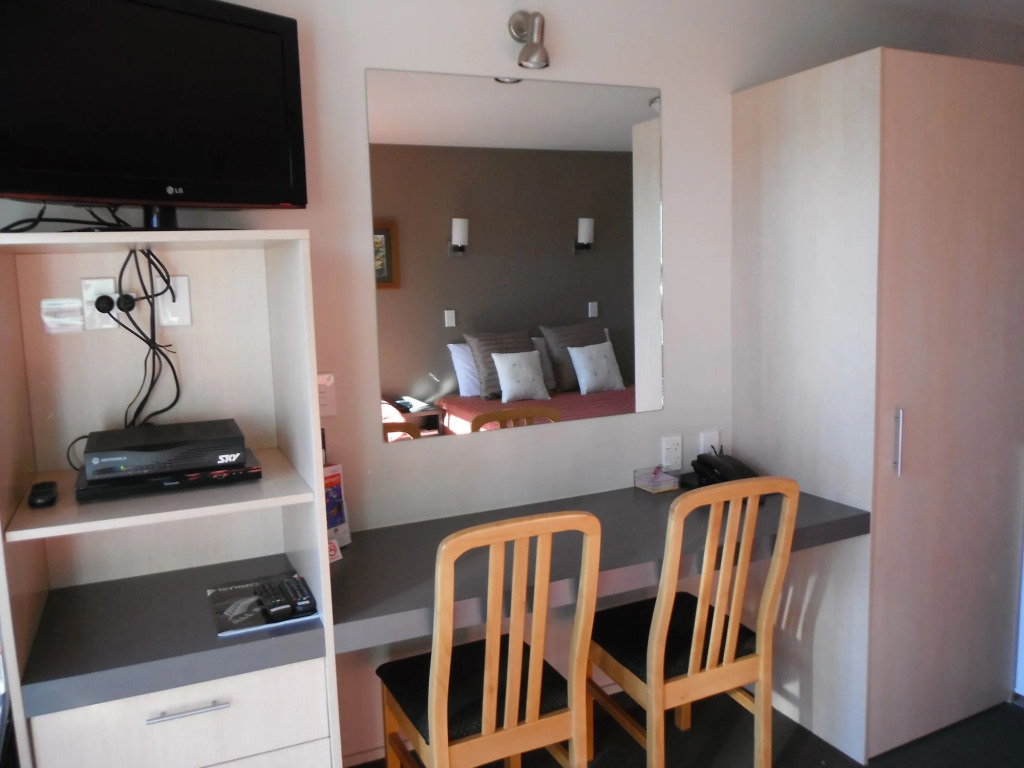 Cranford Oak Motel