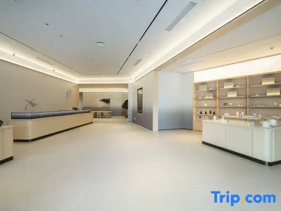 JI Hotel (Zhangjiajie 72 Marvelous Towers Scenic Area)