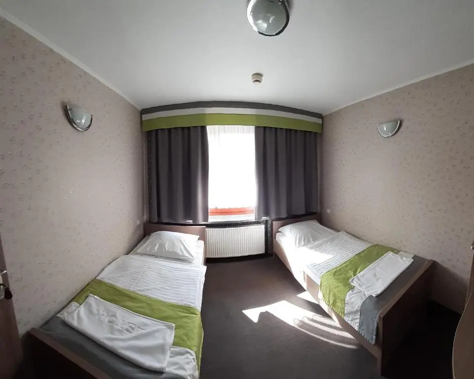 Restauracja i Noclegi Pod Kasztanami